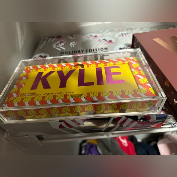 Kylie cosmetics summer eyeshadow palette . - Picture 1 of 2
